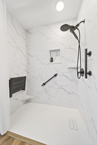 116 Lake Vista Dr, Hendersonville, TN 37075