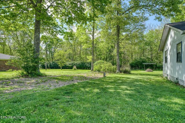 5008 Pawnee Rd, Crossville, TN 38572