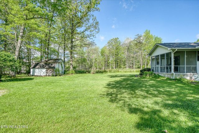 5008 Pawnee Rd, Crossville, TN 38572