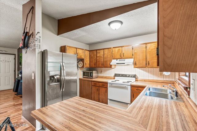 5008 Pawnee Rd, Crossville, TN 38572