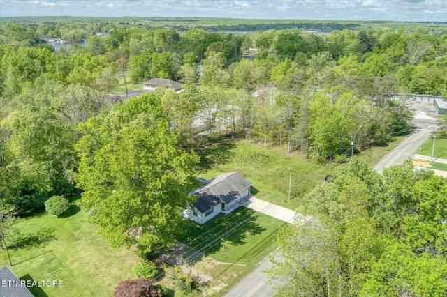 5008 Pawnee Rd, Crossville, TN 38572