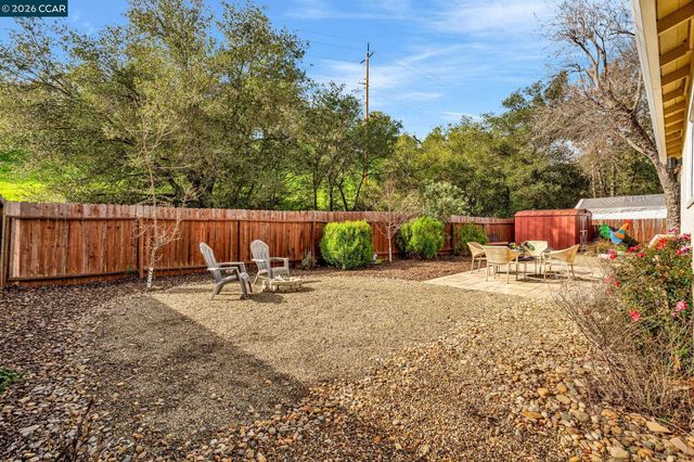 5092 Black Oak Rd, Concord, CA 94521