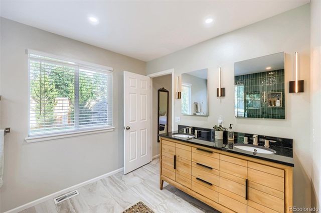 9435 High Cliffe Street, Littleton, CO 80129