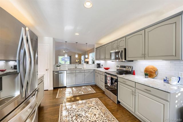 9435 High Cliffe Street, Littleton, CO 80129