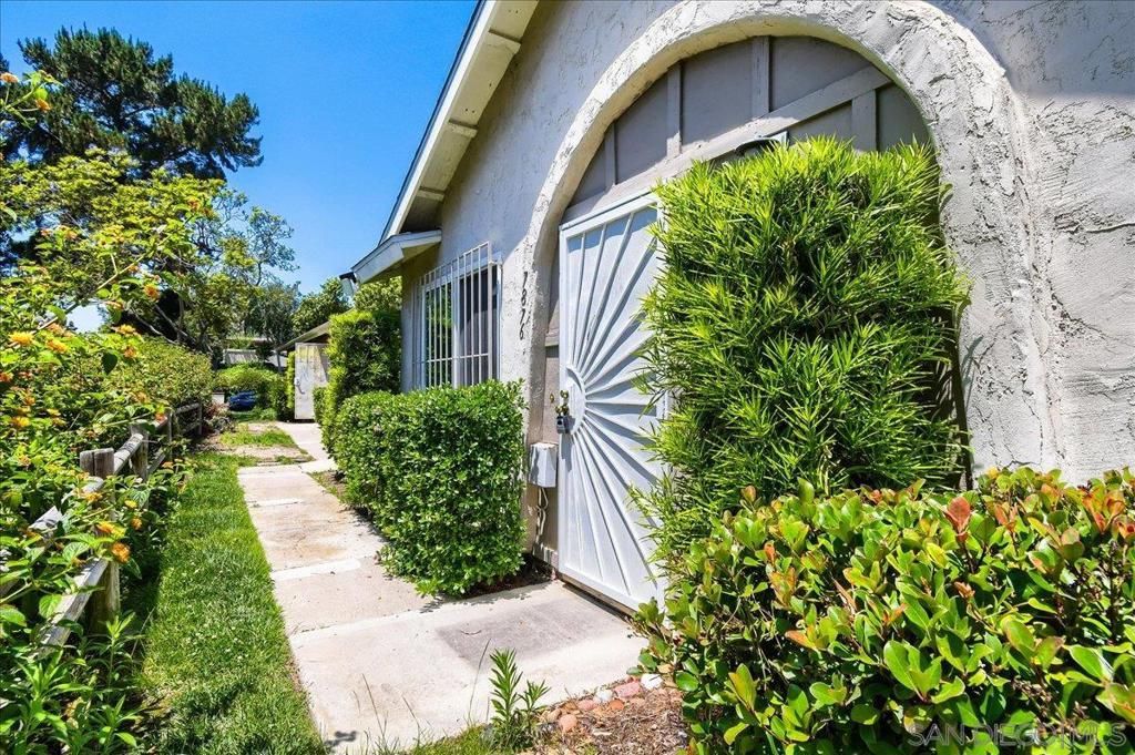 Image 2 of property listing at 7876 Camino Huerta, San Diego, CA 92122