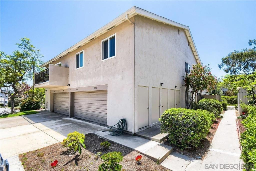 Image 4 of property listing at 7876 Camino Huerta, San Diego, CA 92122