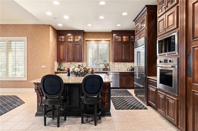 10816 W 140th Street, Overland Park, KS 66221