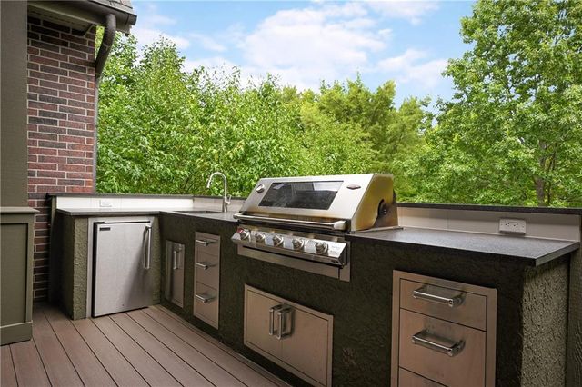 10816 W 140th Street, Overland Park, KS 66221