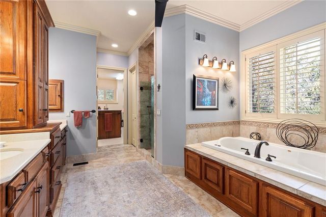 10816 W 140th Street, Overland Park, KS 66221