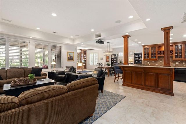 10816 W 140th Street, Overland Park, KS 66221