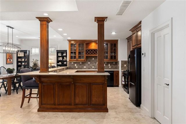 10816 W 140th Street, Overland Park, KS 66221