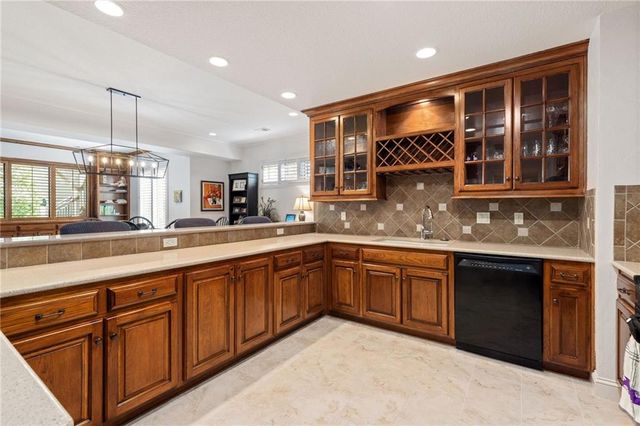 10816 W 140th Street, Overland Park, KS 66221