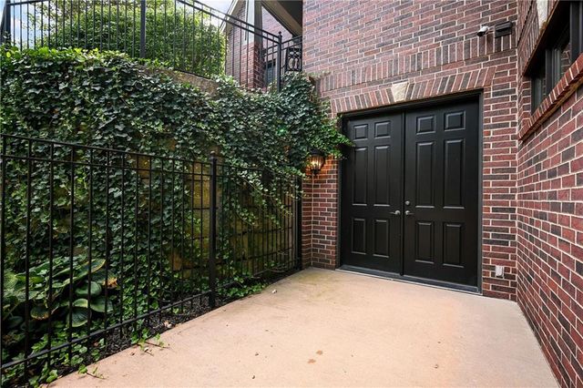 10816 W 140th Street, Overland Park, KS 66221