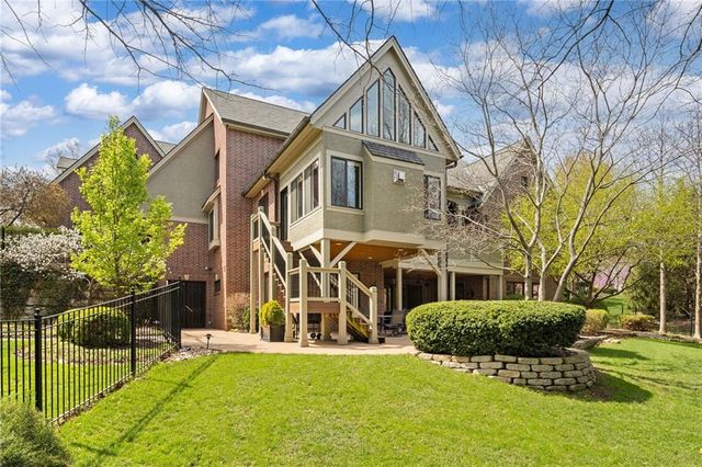 10816 W 140th Street, Overland Park, KS 66221