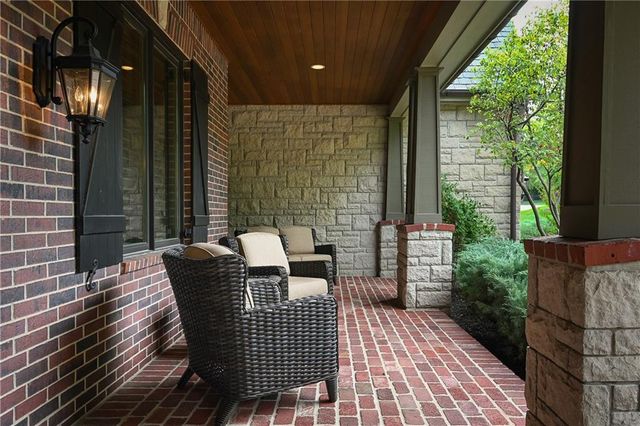 10816 W 140th Street, Overland Park, KS 66221