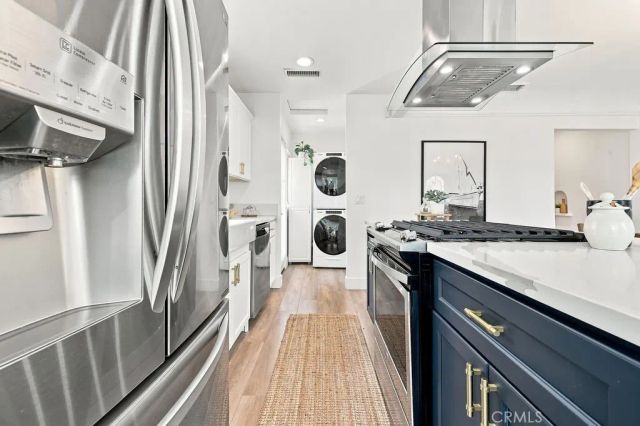 3031 9th Avenue, Los Angeles, CA 90018
