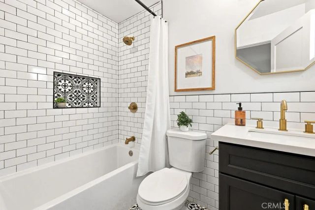 3031 9th Avenue, Los Angeles, CA 90018