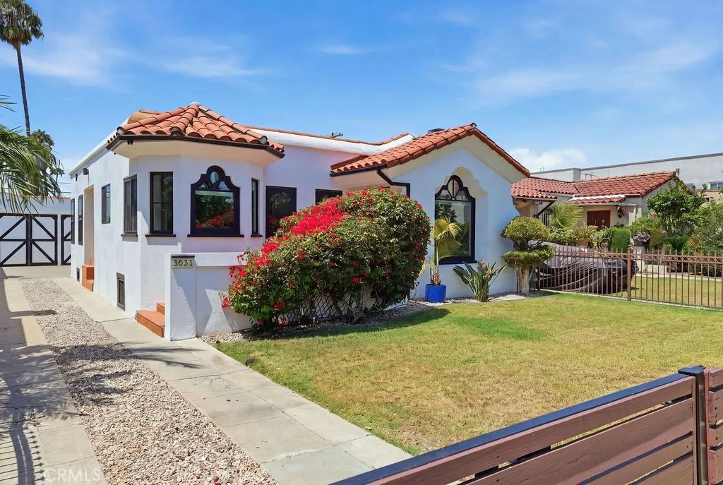 3031 9th Avenue, Los Angeles, CA 90018