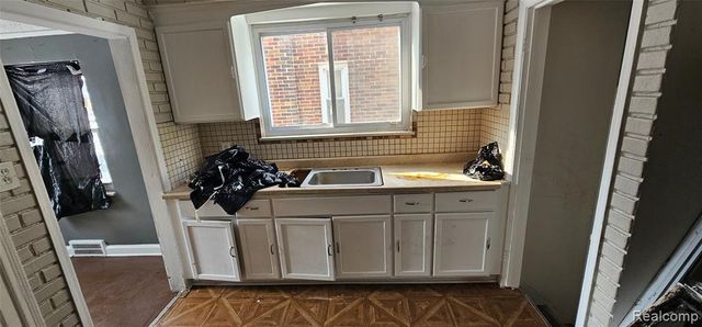 10109 Mckinney Street, Detroit, MI 48224