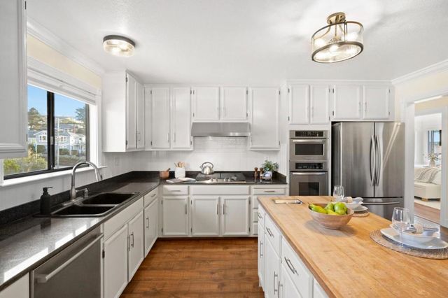 266 6th Street, Montara, CA 94037