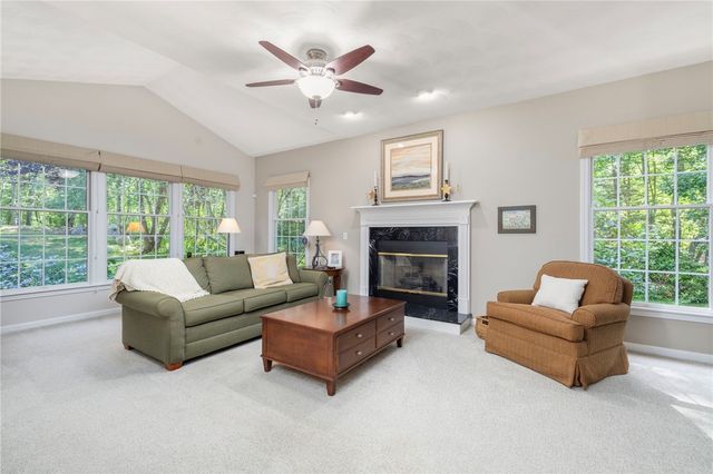 11 Prides Crossing Lane, North Kingstown, RI 02874