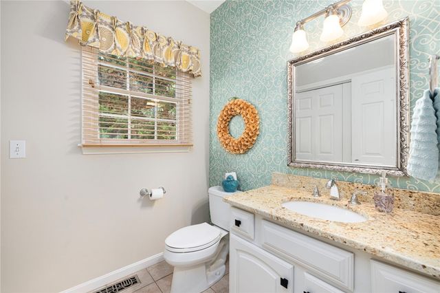 11 Prides Crossing Lane, North Kingstown, RI 02874