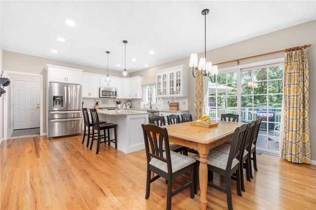 11 Prides Crossing Lane, North Kingstown, RI 02874