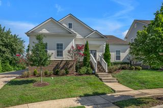 621 Henry Ln, Nashville, TN 37211