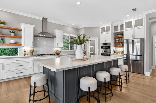 2367 Clubhouse Dr, Rocklin, CA 95765