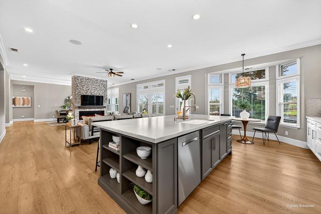 2367 Clubhouse Dr, Rocklin, CA 95765