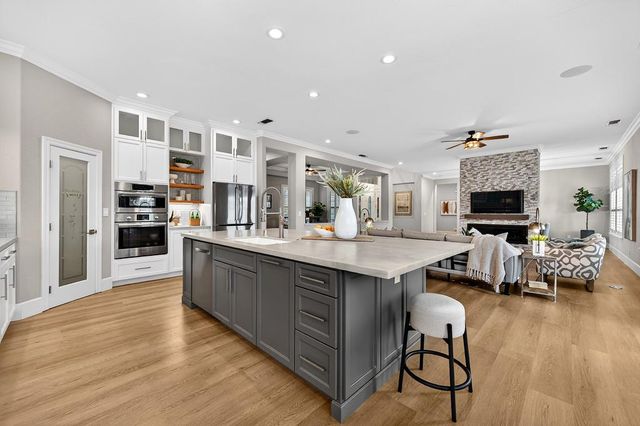 2367 Clubhouse Dr, Rocklin, CA 95765