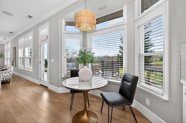 2367 Clubhouse Dr, Rocklin, CA 95765