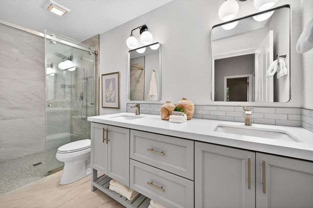 2367 Clubhouse Dr, Rocklin, CA 95765