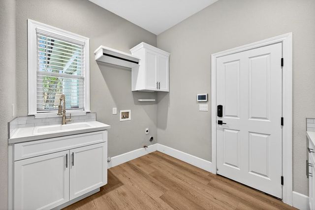 2367 Clubhouse Dr, Rocklin, CA 95765