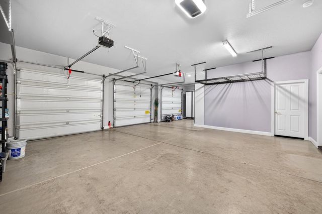 2367 Clubhouse Dr, Rocklin, CA 95765