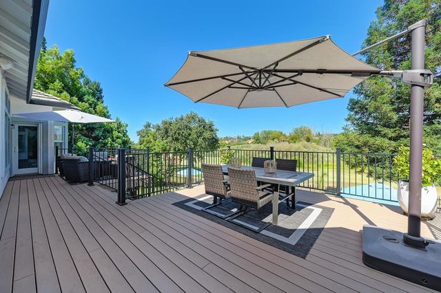 2367 Clubhouse Dr, Rocklin, CA 95765