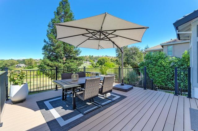 2367 Clubhouse Dr, Rocklin, CA 95765