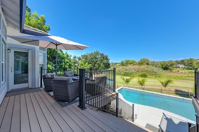 2367 Clubhouse Dr, Rocklin, CA 95765