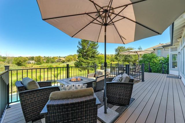 2367 Clubhouse Dr, Rocklin, CA 95765