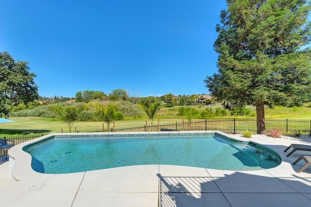 2367 Clubhouse Dr, Rocklin, CA 95765