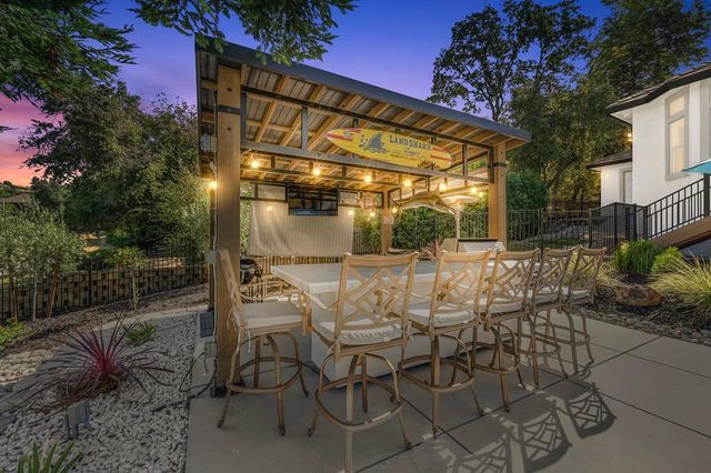 2367 Clubhouse Dr, Rocklin, CA 95765