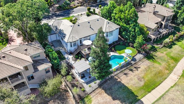 2367 Clubhouse Dr, Rocklin, CA 95765