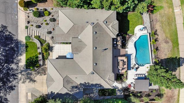 2367 Clubhouse Dr, Rocklin, CA 95765