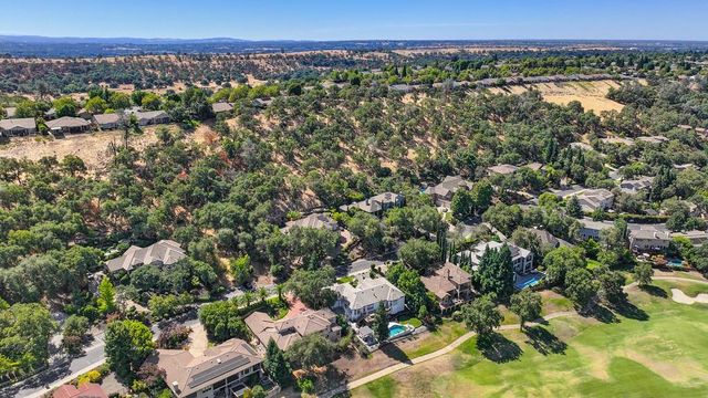 2367 Clubhouse Dr, Rocklin, CA 95765