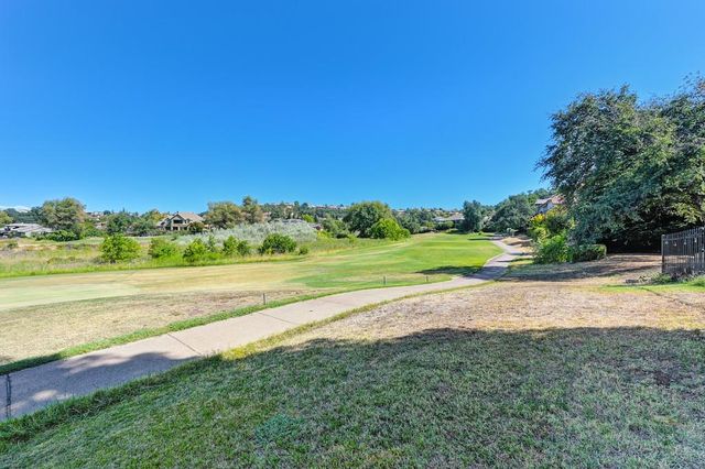 2367 Clubhouse Dr, Rocklin, CA 95765
