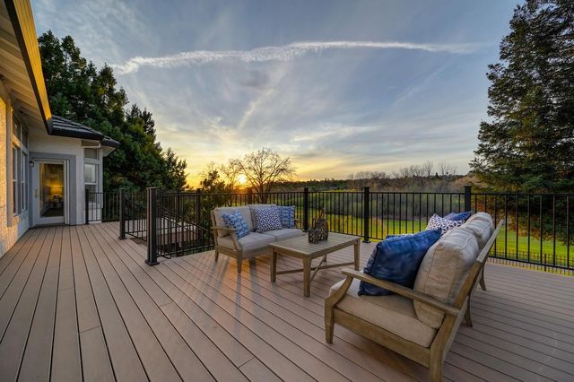 2367 Clubhouse Dr, Rocklin, CA 95765