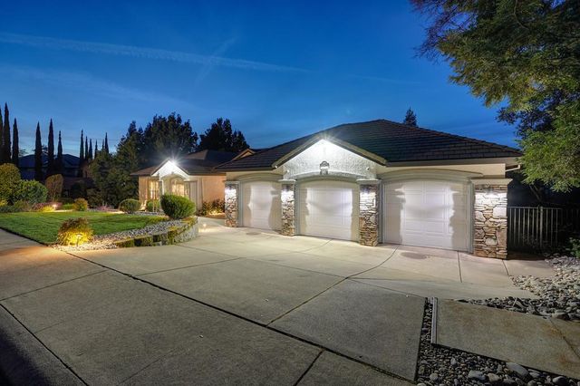 2367 Clubhouse Dr, Rocklin, CA 95765