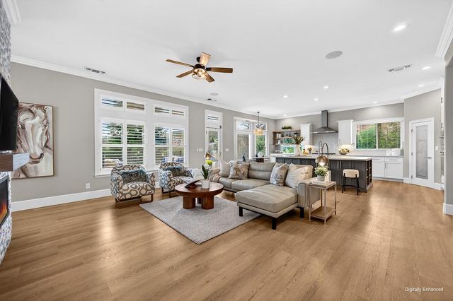 2367 Clubhouse Dr, Rocklin, CA 95765