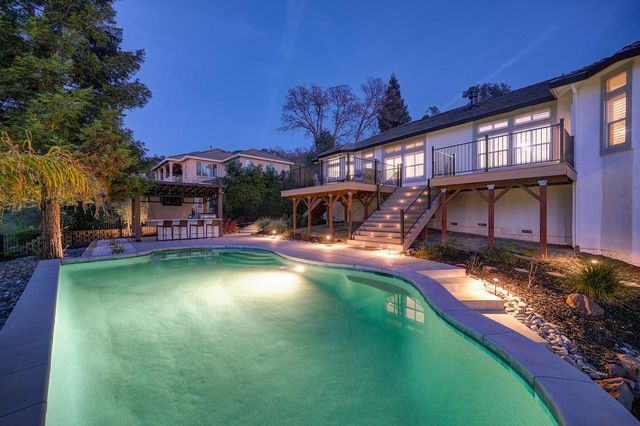 2367 Clubhouse Dr, Rocklin, CA 95765