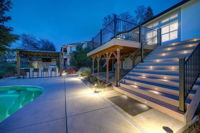 2367 Clubhouse Dr, Rocklin, CA 95765